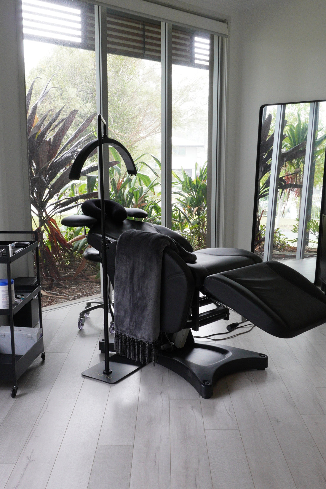 The Lash Kit Essentials: What You Actually Need to Start Lashing